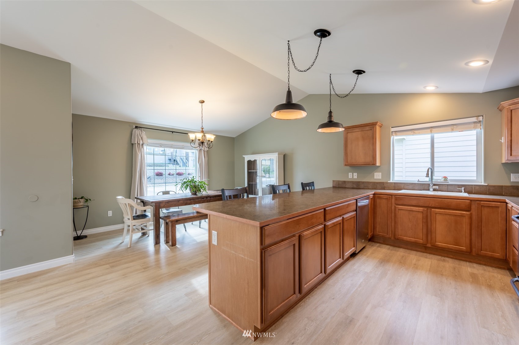 2125 West Honeysett Road Wenatchee, WA 98801 - Photo 11 of 27 Gallery Image 11