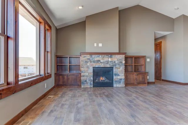 $389,900 | 871 North Grant Street, Ellsworth, WI 54011