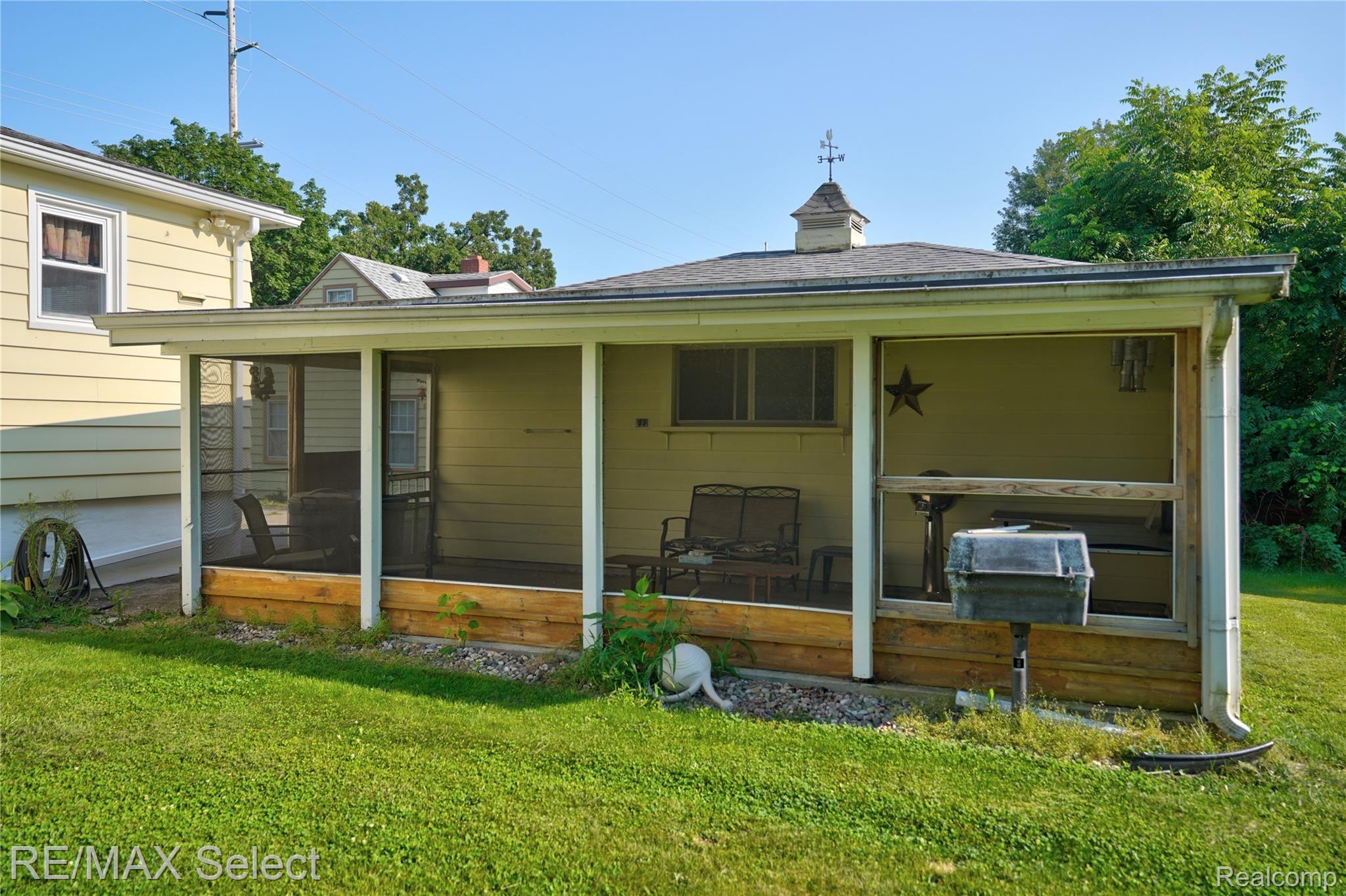 2320 Utley Road Flint, MI 48532 - Photo 8 of 29 2320 Utley Road 13.jpg