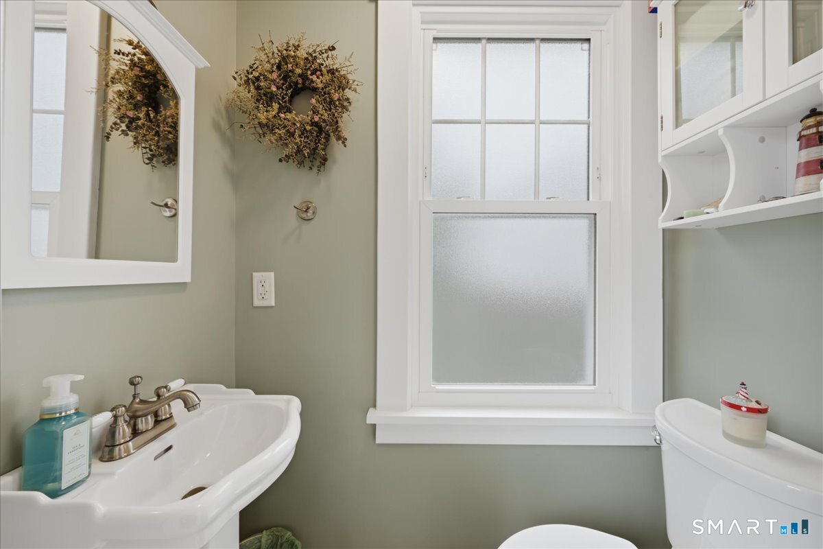 51 Ocean View Avenue Groton, CT 06355 - Photo 24 of 38