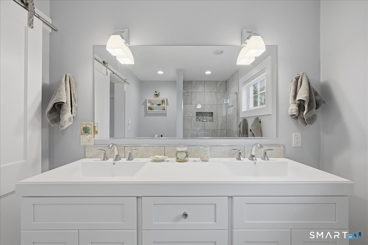 51 Ocean View Avenue Groton, CT 06355 - Photo 34 of 38