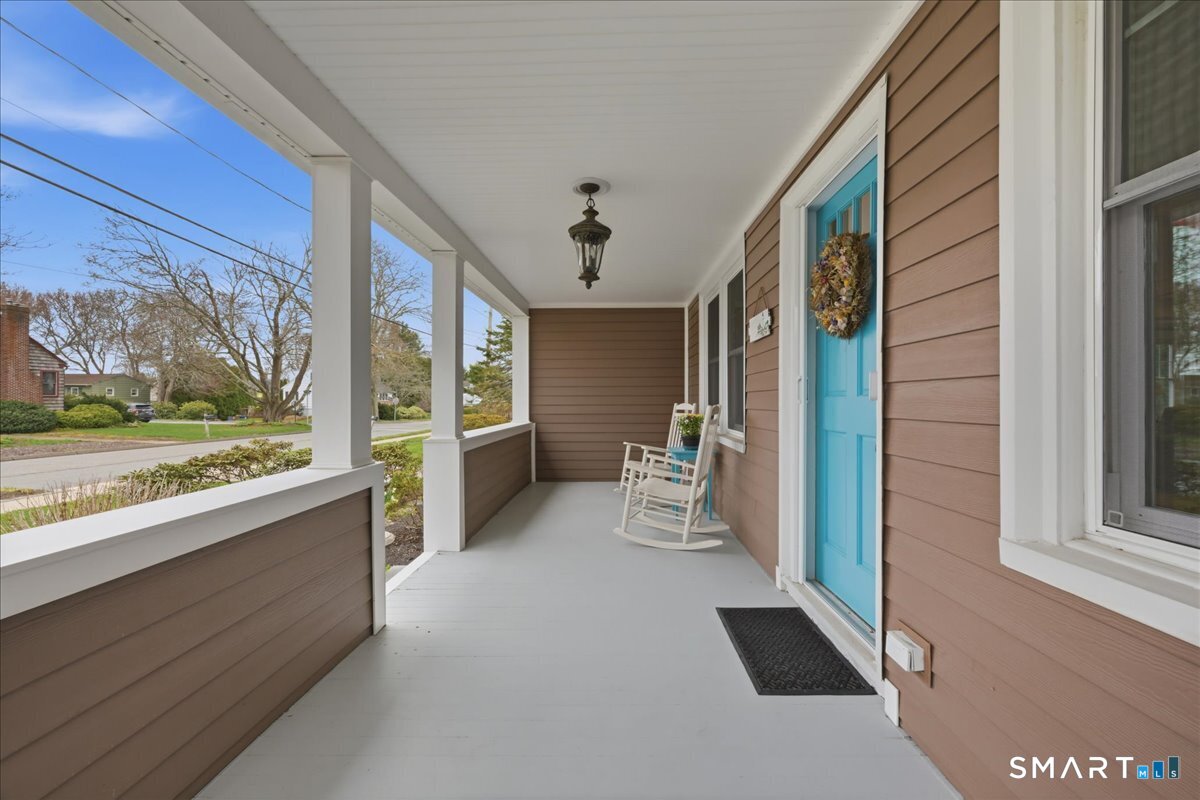 51 Ocean View Avenue Groton, CT 06355 - Photo 4 of 38