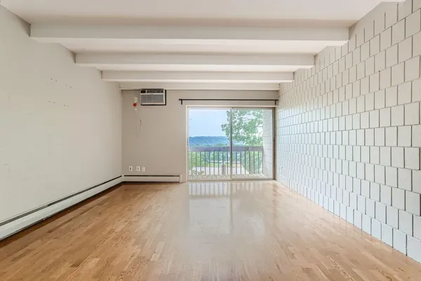 $1,725 | 380 Ramsey Street, Unit 6B, St. Paul, MN 55102