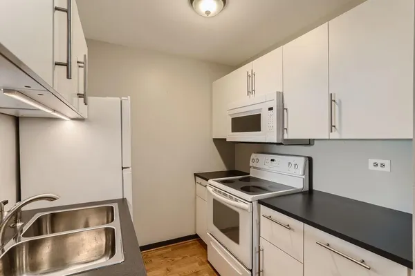 $1,725 | 380 Ramsey Street, Unit 6B, St. Paul, MN 55102