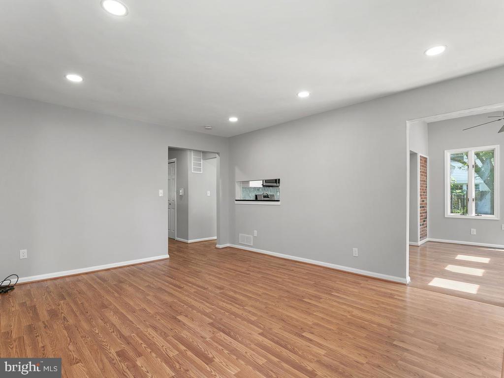 7412 Miller Fall Road Rockville, MD 20855 - Photo 16 of 69 Family room