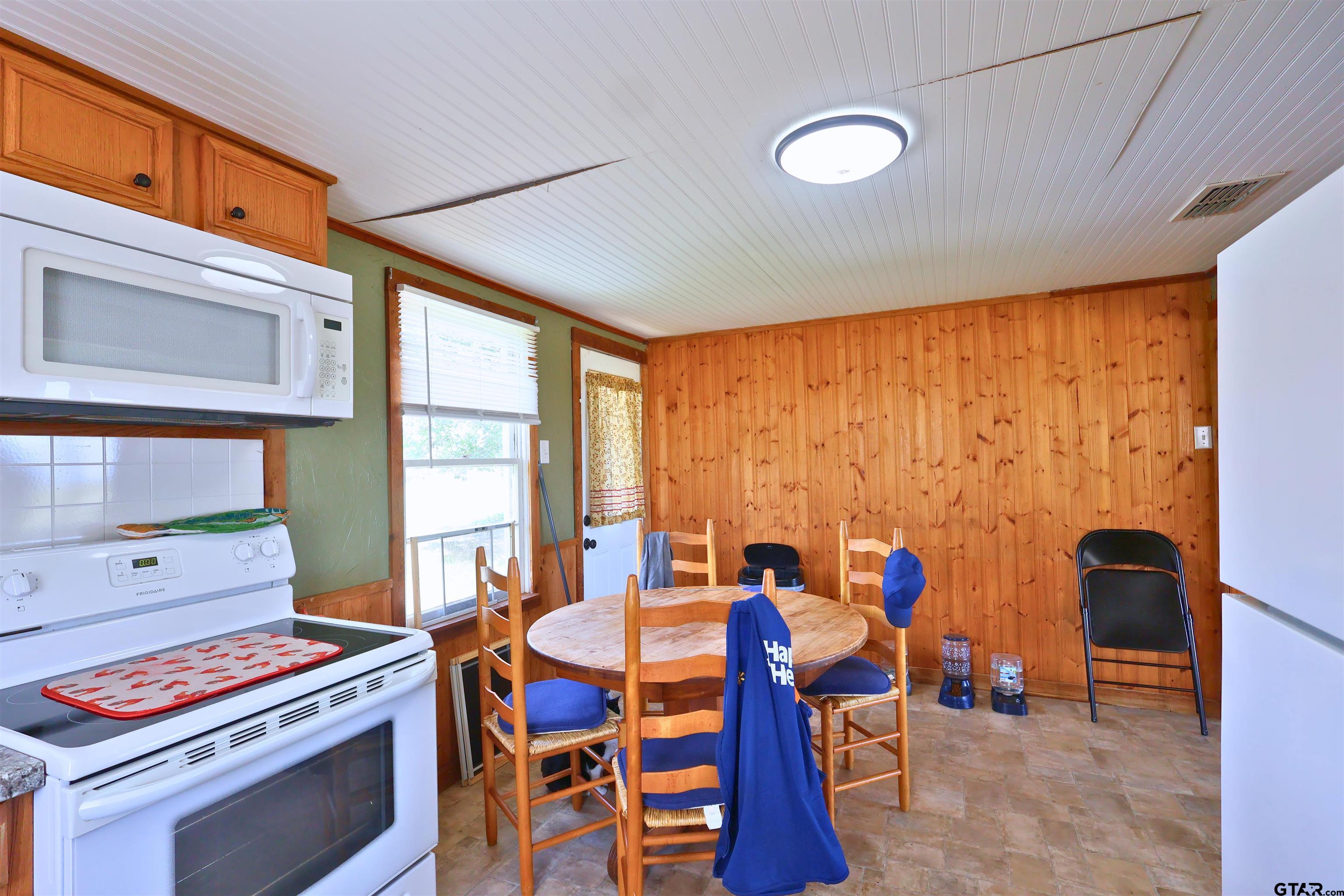 380 VZ County Road Ben Wheeler, TX 75754 - Photo 4 of 10