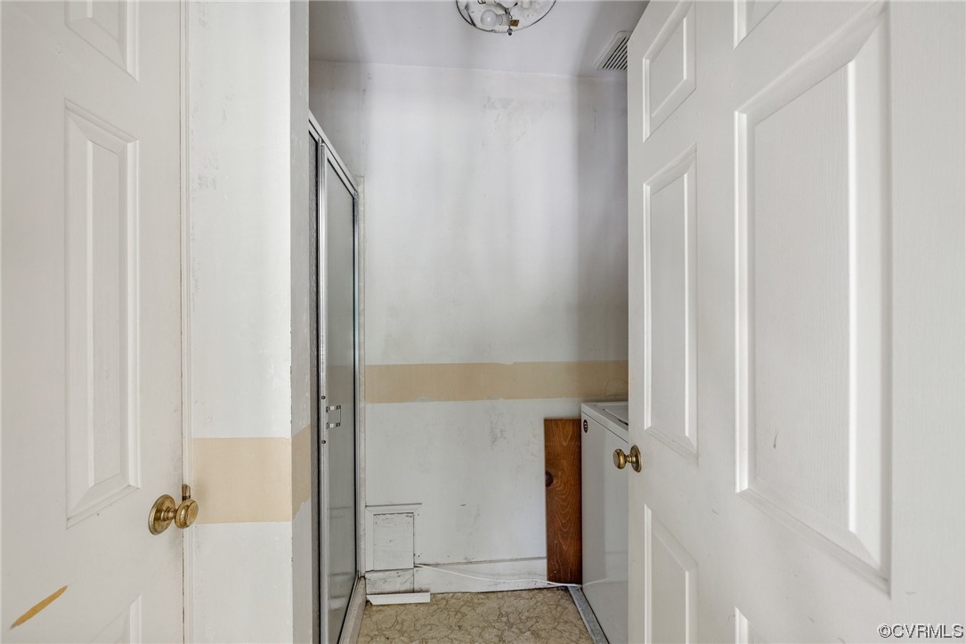 3828 Timber Ridge Road Midlothian, VA 23112 - Photo 21 of 34 a bathroom with a shower