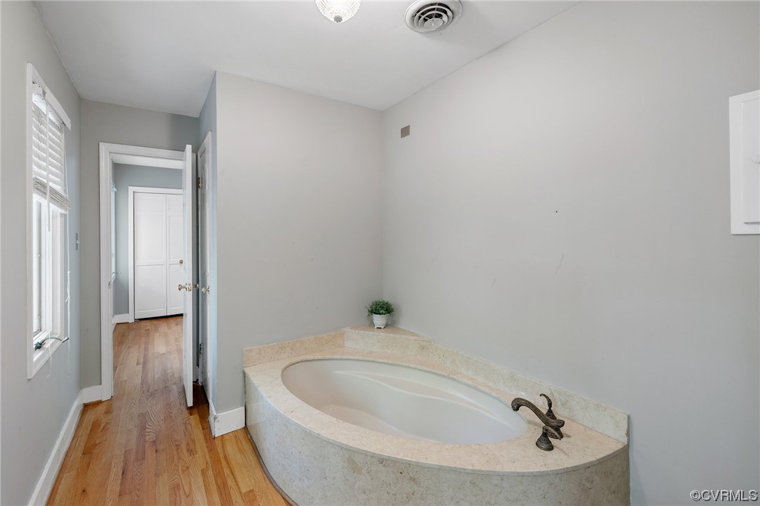 3828 Timber Ridge Road Midlothian, VA 23112 - Photo 24 of 34 a bathroom with a tub and sink