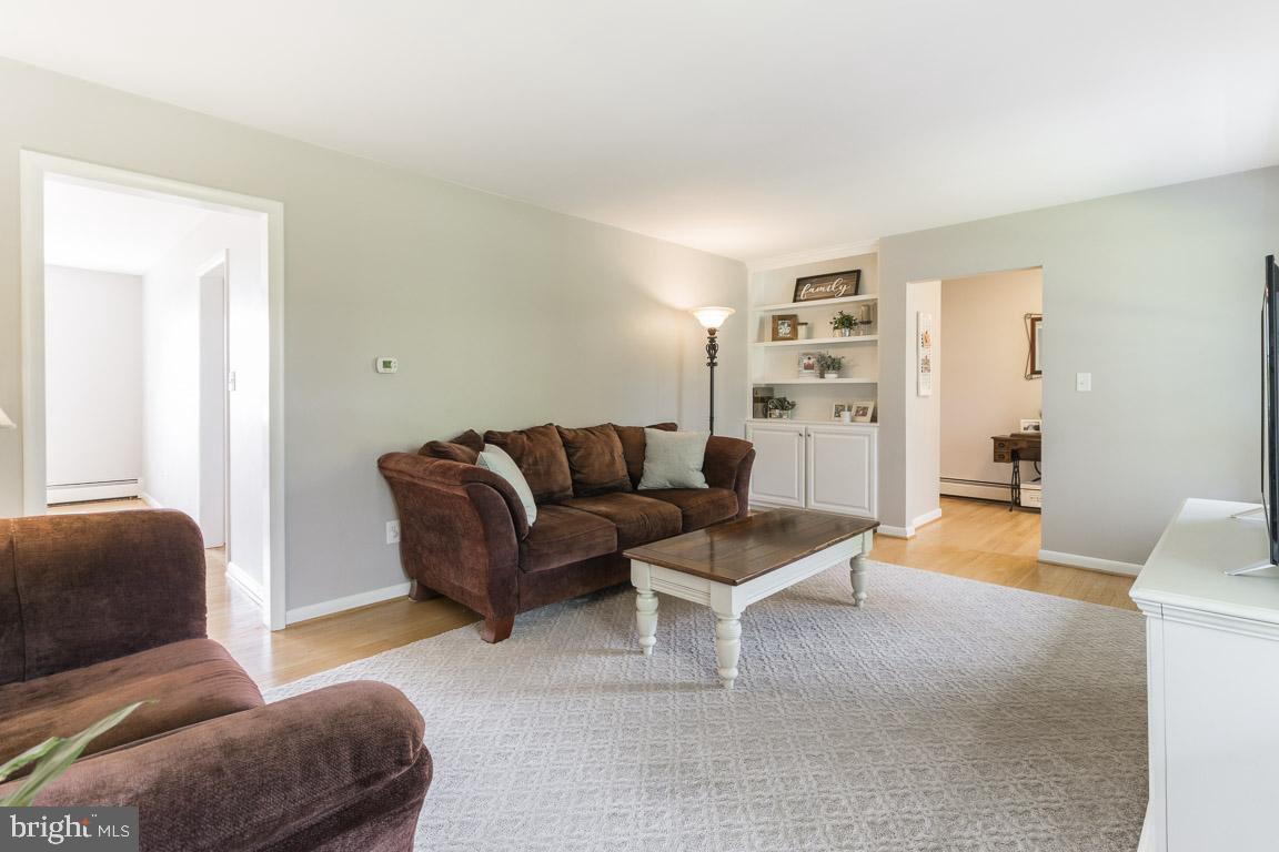 13027 Manor Road Glen Arm, MD 21057 - Photo 3 of 41 Living Room