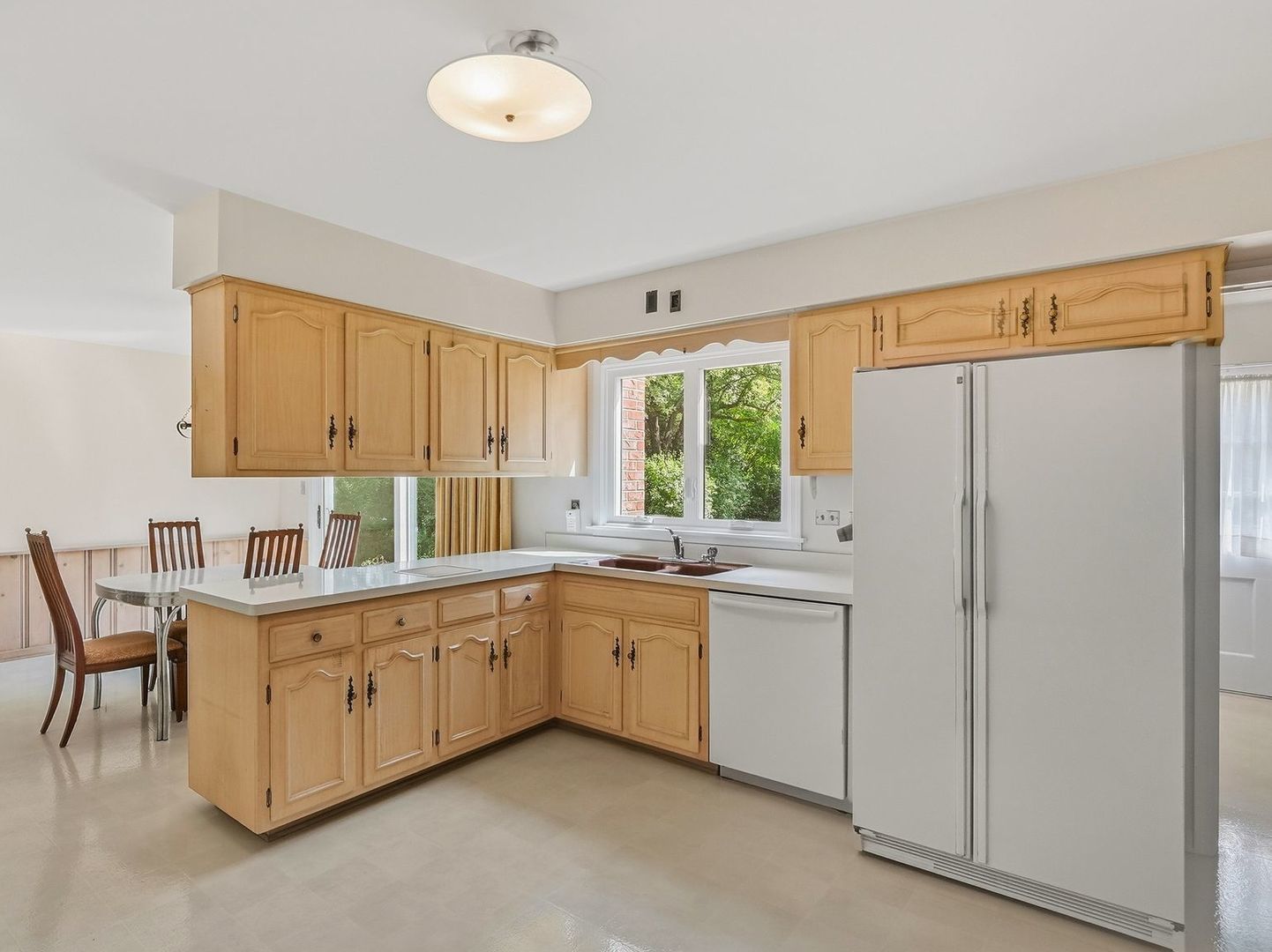 1170 Oak Ridge Circle Barrington, IL 60010 - Photo 8 of 24 Gallery Image 8