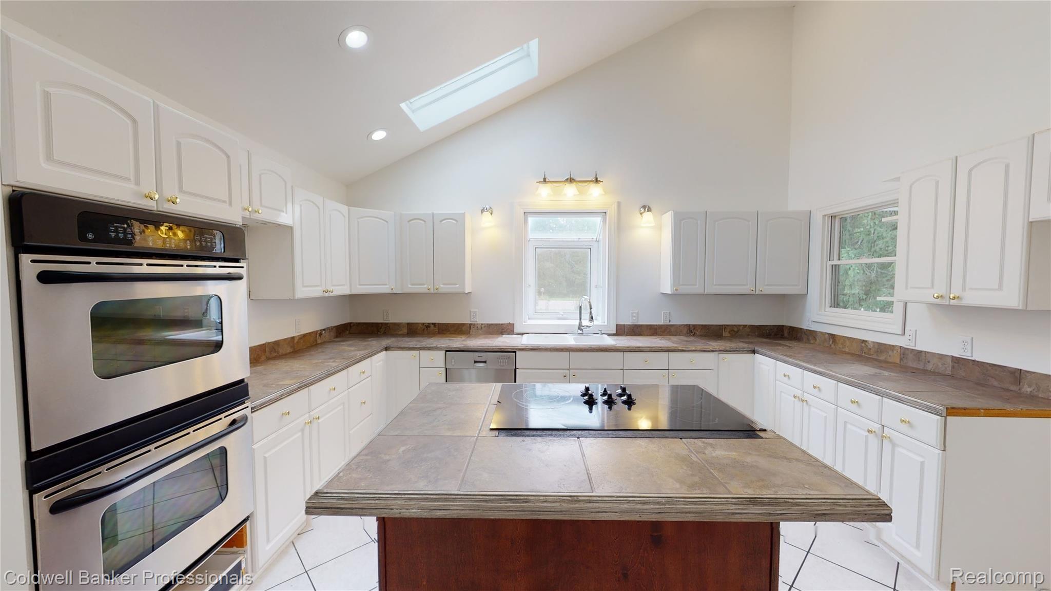 1845 Peppermill Road Lapeer, MI 48446 - Photo 25 of 61 Kitchen 2.jpg