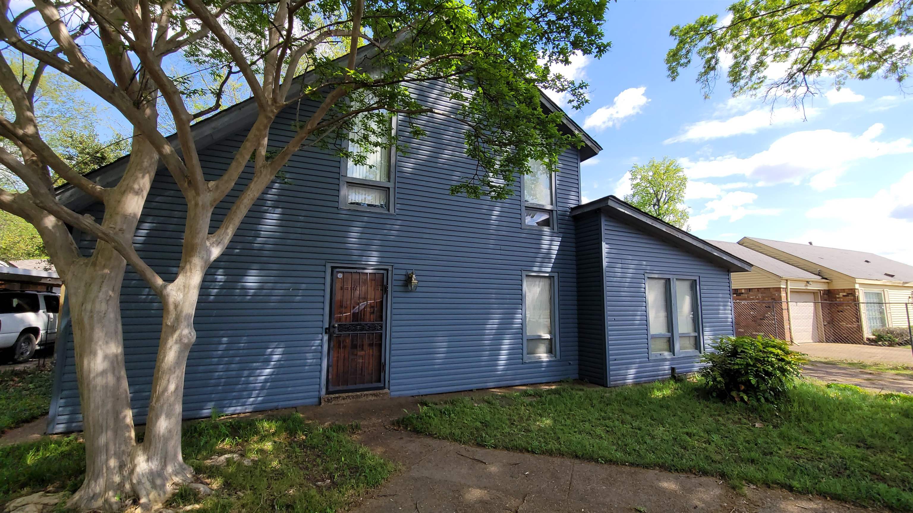 5258 Knight Arnold Road Memphis, TN 38118 - Photo 2 of 13 Exterior space featuring fence