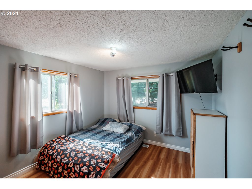 111 Crowfoot Road Lebanon, OR 97355 - Photo 11 of 32 Gallery Image 11