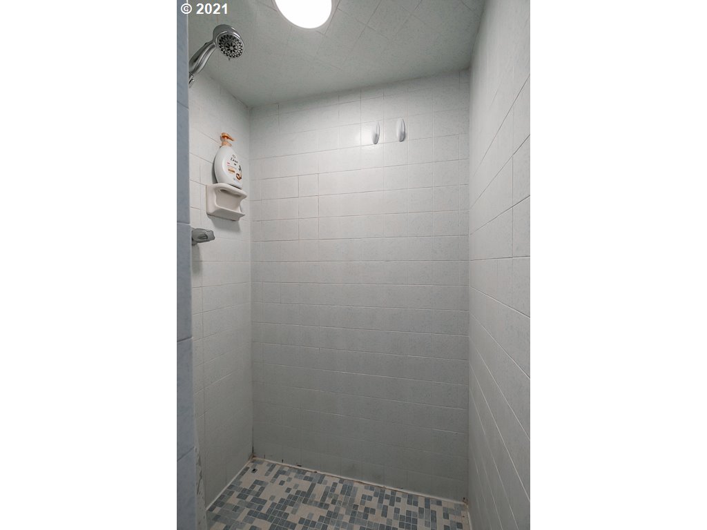 111 Crowfoot Road Lebanon, OR 97355 - Photo 18 of 32 Gallery Image 18