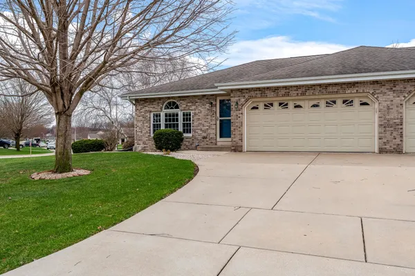 $299,000 | 3524 Coventry Drive, Janesville, WI 53546