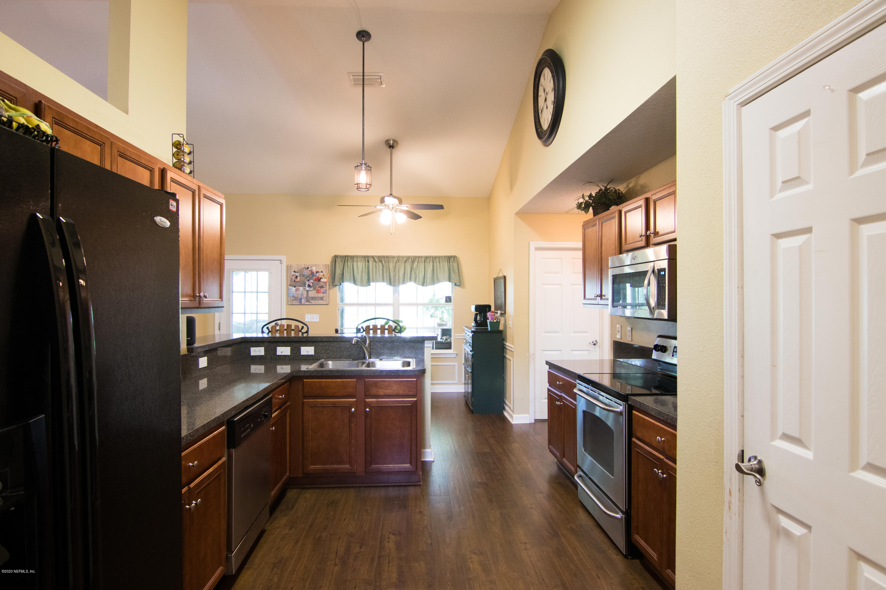 2859 Longleaf Ranch Circle Middleburg, FL 32068 - Photo 13 of 40 picture-19