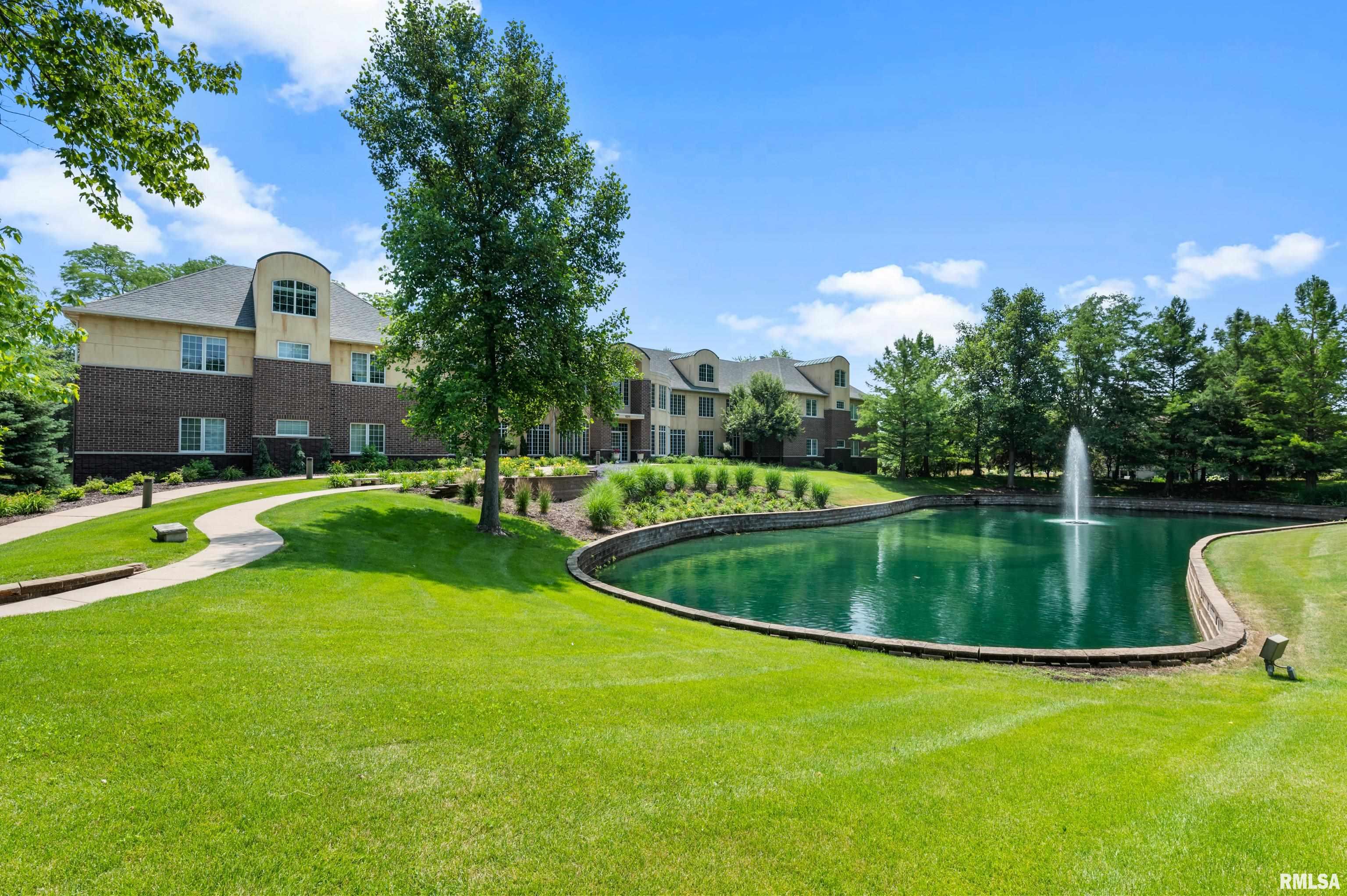 6211 Utica Ridge Road, Unit 105 Davenport, IA 52807 - Photo 2 of 41