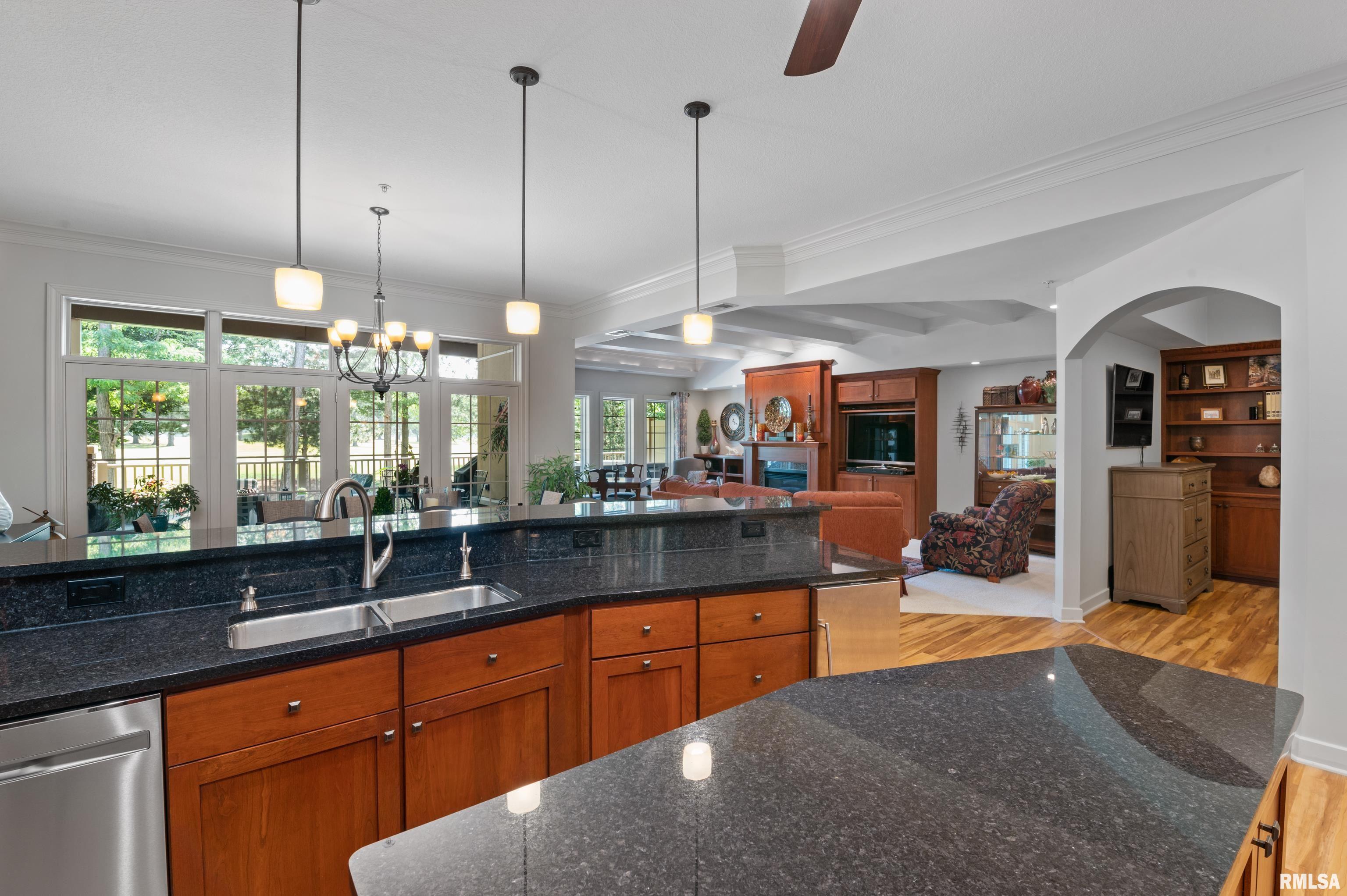 6211 Utica Ridge Road, Unit 105 Davenport, IA 52807 - Photo 23 of 41