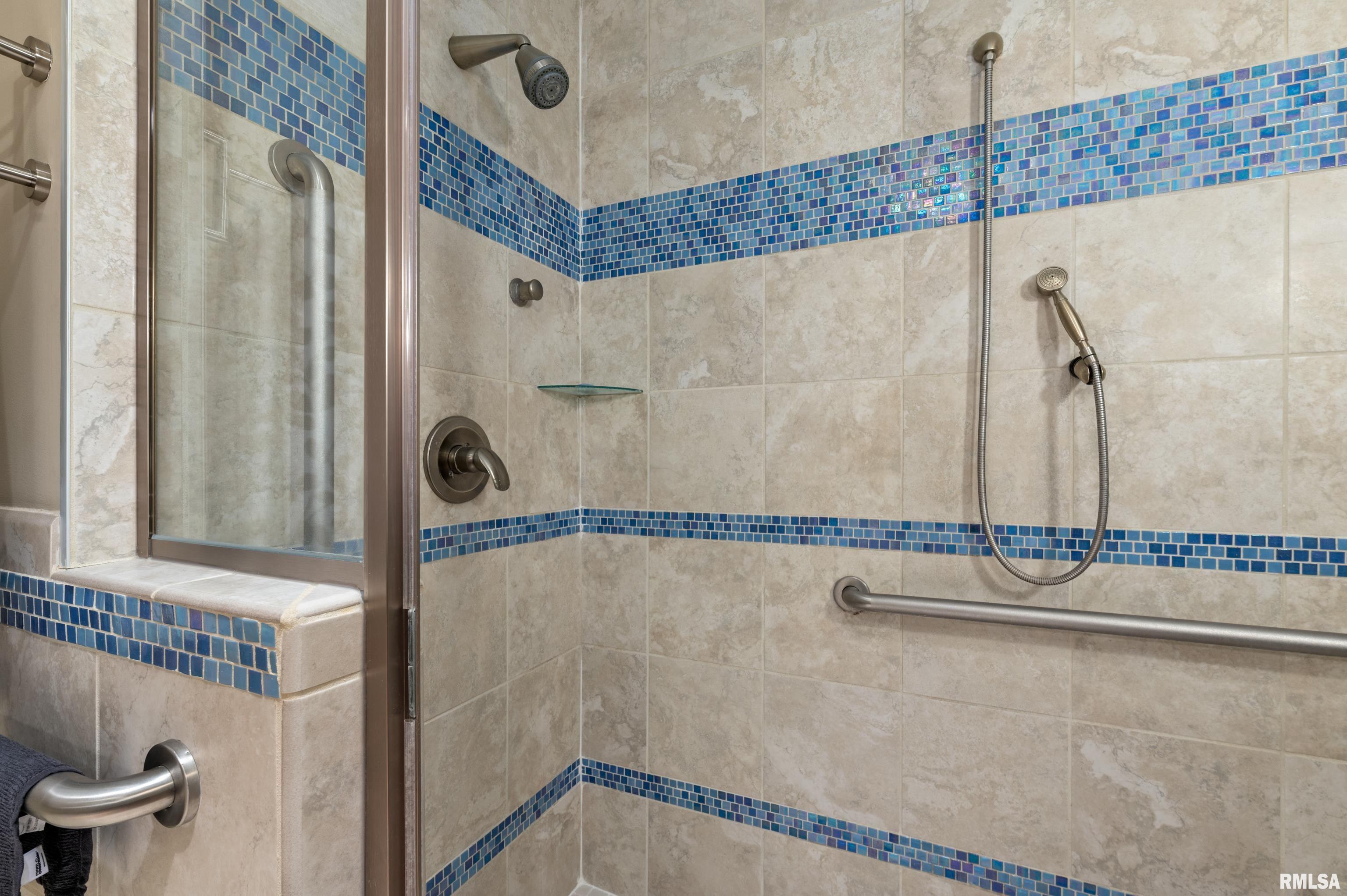 6211 Utica Ridge Road, Unit 105 Davenport, IA 52807 - Photo 30 of 41