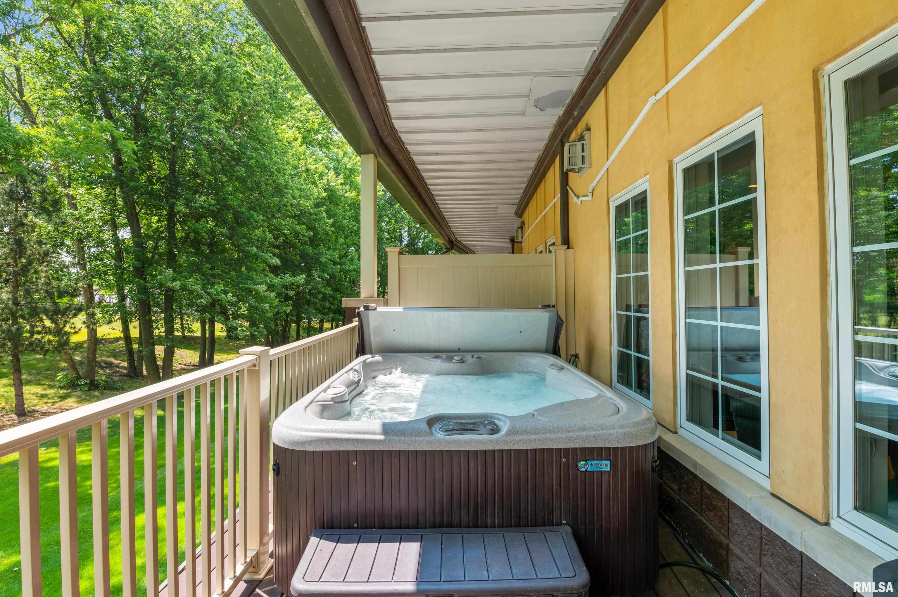 6211 Utica Ridge Road, Unit 105 Davenport, IA 52807 - Photo 37 of 41