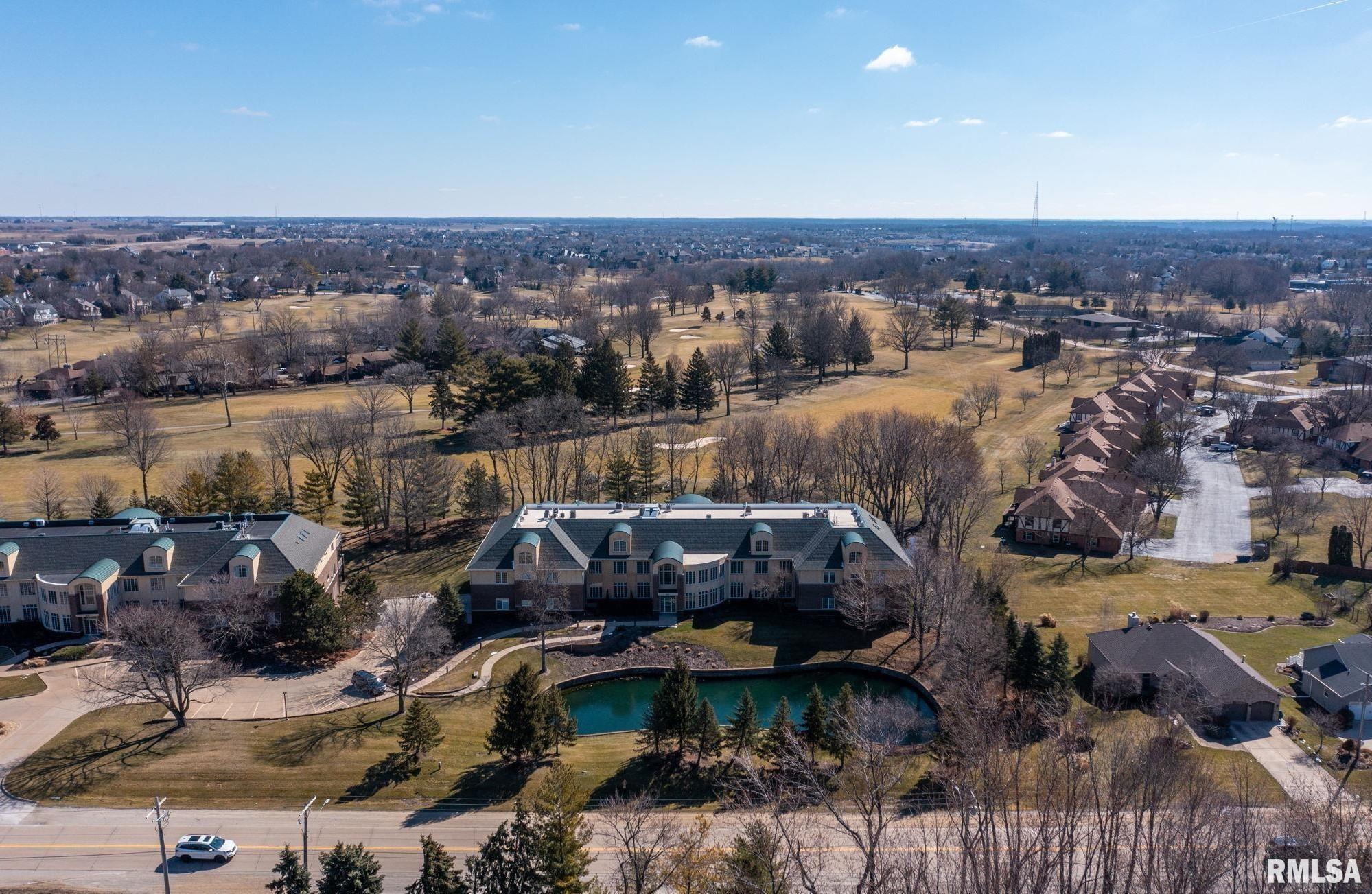 6211 Utica Ridge Road, Unit 105 Davenport, IA 52807 - Photo 4 of 41