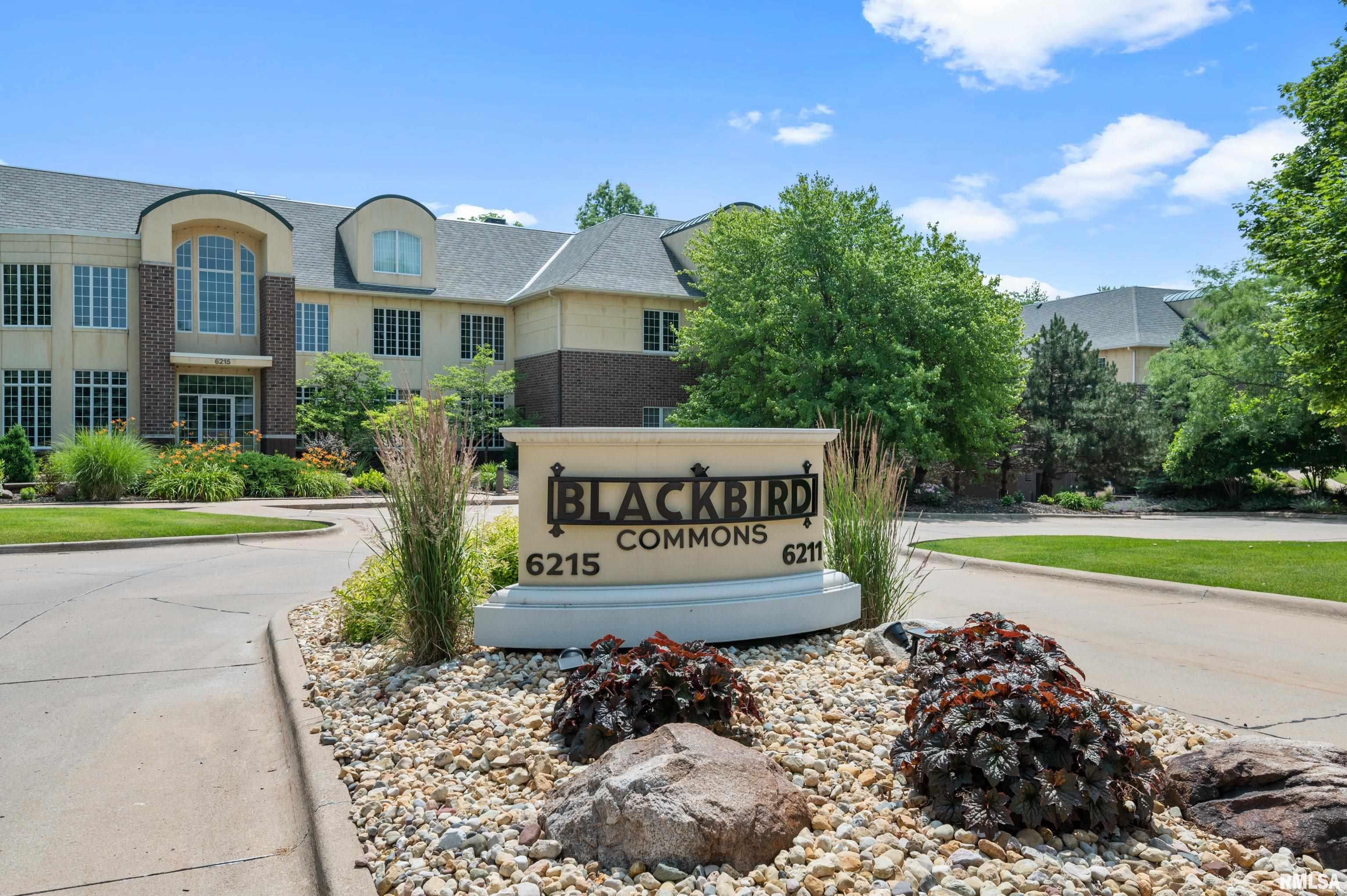 6211 Utica Ridge Road, Unit 105 Davenport, IA 52807 - Photo 5 of 41