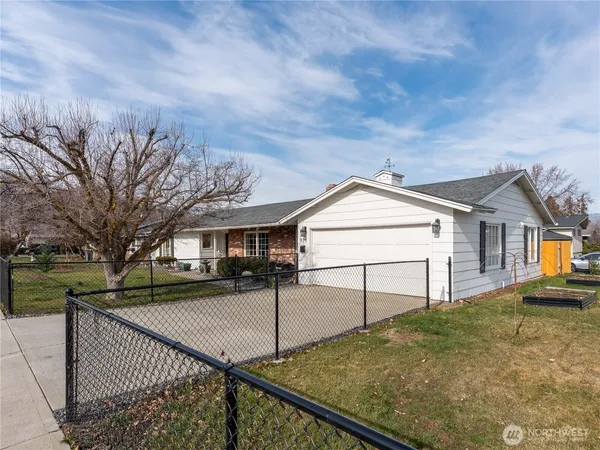 $514,900 | 934 Stevens Street, Wenatchee, WA 98801