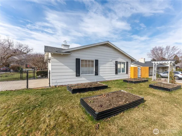 $514,900 | 934 Stevens Street, Wenatchee, WA 98801