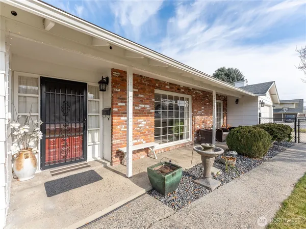 $514,900 | 934 Stevens Street, Wenatchee, WA 98801