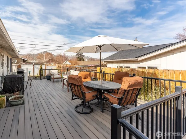 $514,900 | 934 Stevens Street, Wenatchee, WA 98801