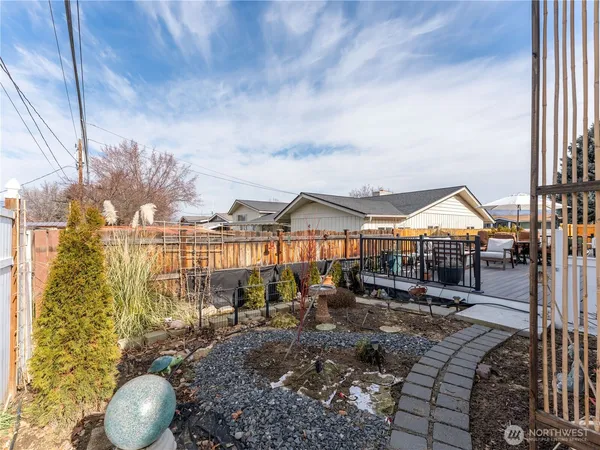 $514,900 | 934 Stevens Street, Wenatchee, WA 98801