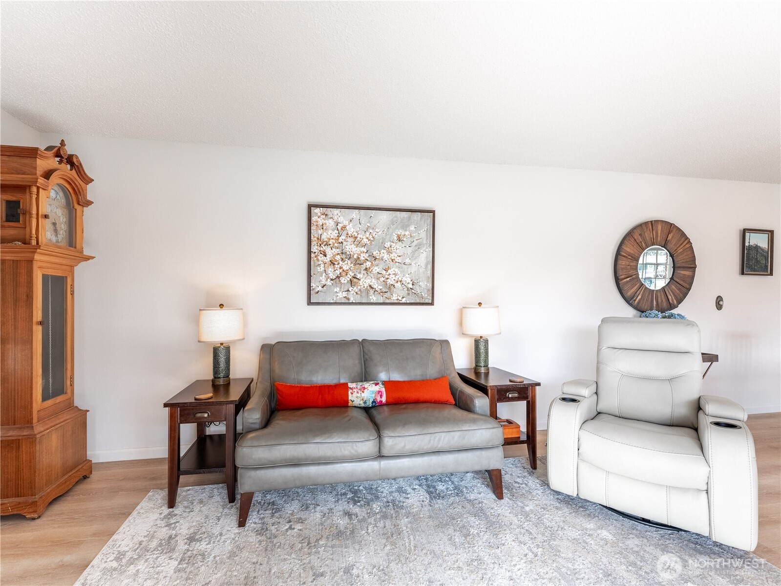934 Stevens Street Wenatchee, WA 98801 - Photo 7 of 39 a living room with furniture and a table