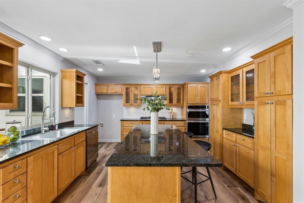 8115 Old Moss Road Dallas, TX 75231 - Photo 8 of 25