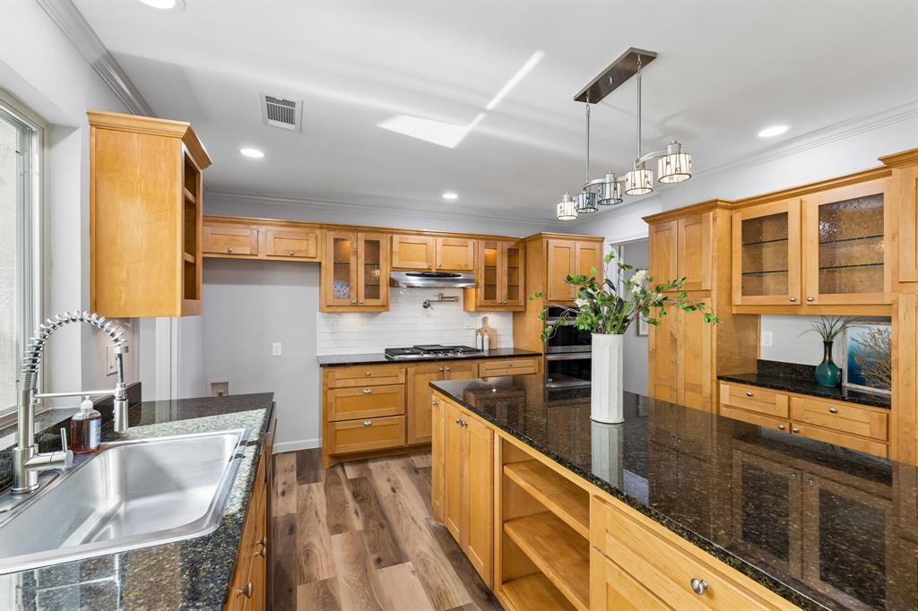 8115 Old Moss Road Dallas, TX 75231 - Photo 9 of 25