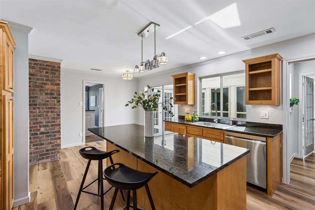 8115 Old Moss Road Dallas, TX 75231 - Photo 10 of 25