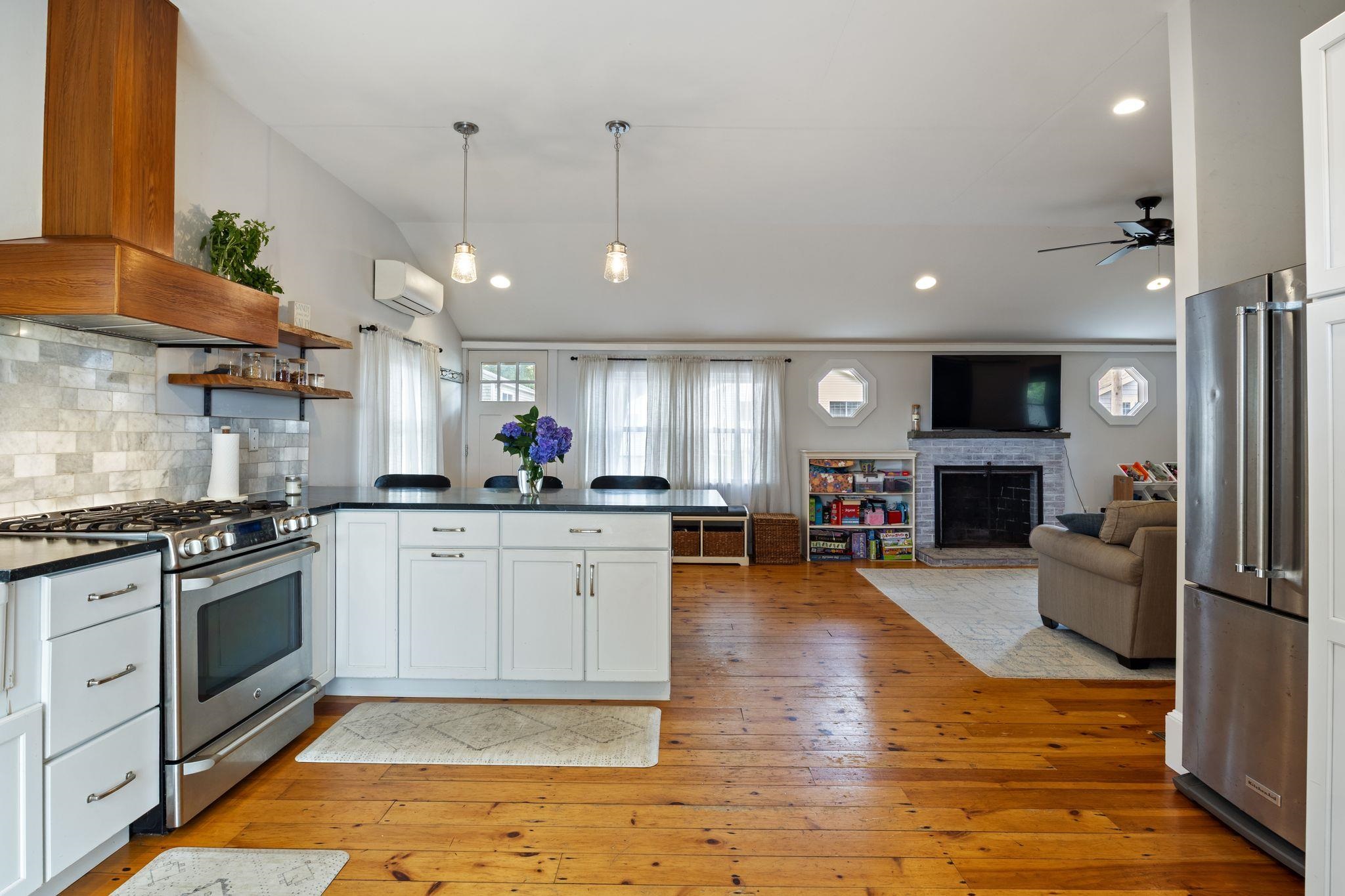 24 Walnut Avenue Hampton, NH 03842 - Photo 4 of 49 Gallery Image 4