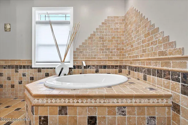 $930,000 | 2085 Weast Road, Princetown, NY 12137