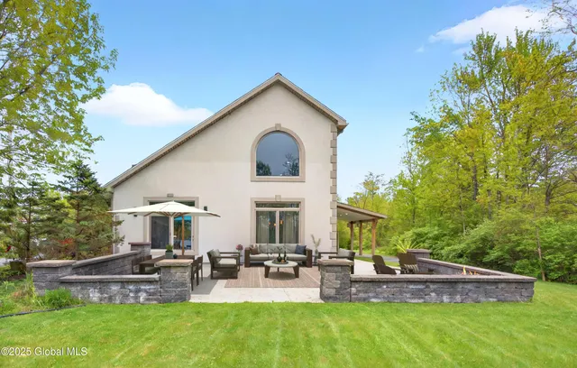 $930,000 | 2085 Weast Road, Princetown, NY 12137