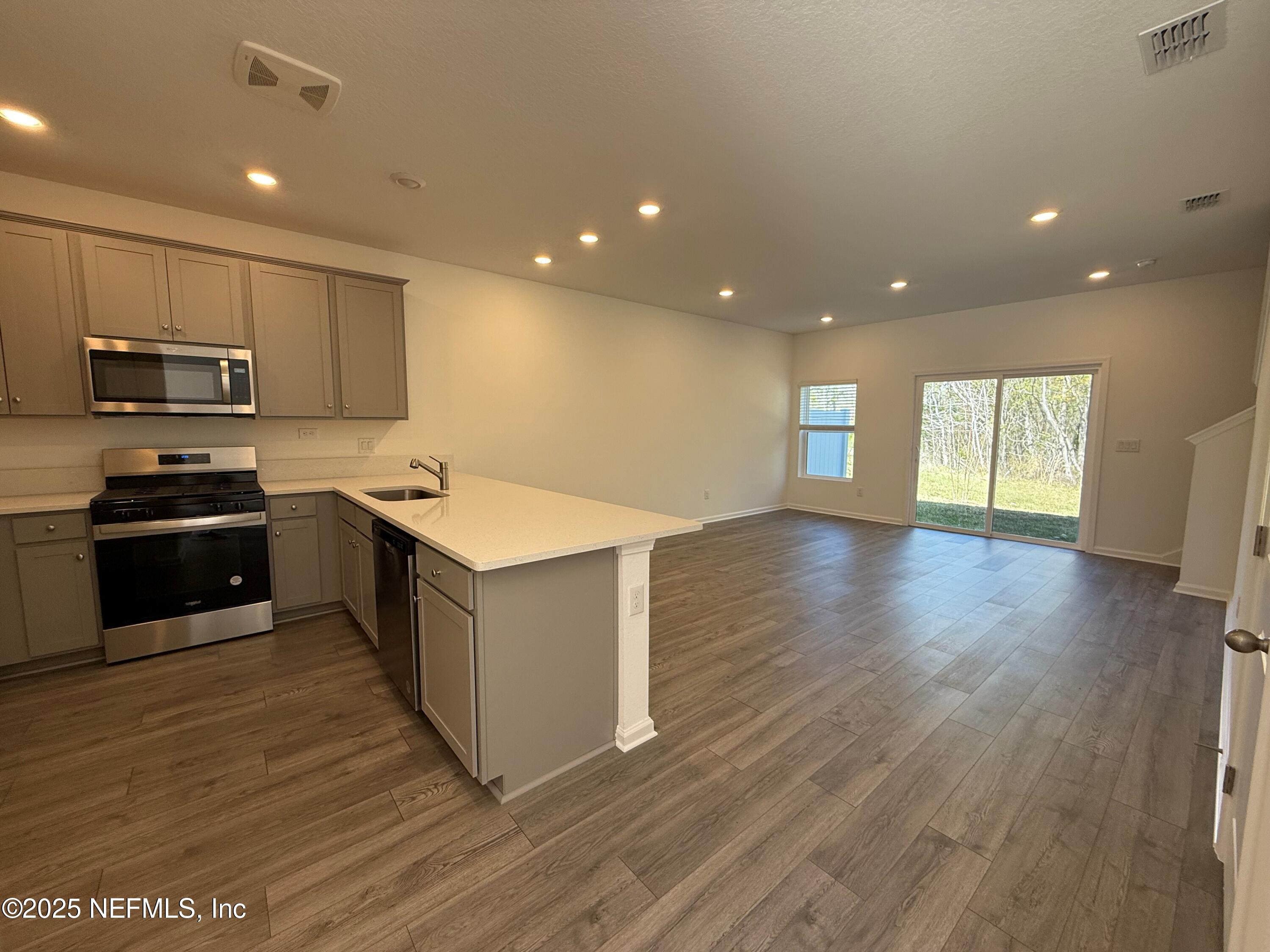 1617 Cluny Road Jacksonville, FL 32218 - Photo 3 of 21 Photo 1