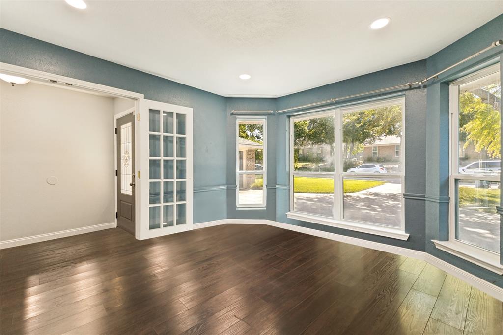 3010 Rambling Drive Dallas, TX 75228 - Photo 5 of 25