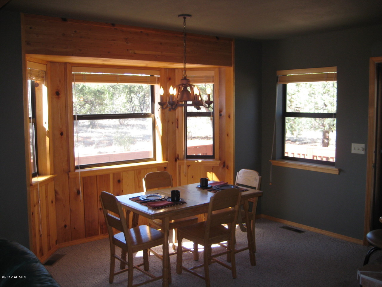 2241 Yellow Jacket County Road Overgaard, AZ 85933 - Photo 5 of 11 Dining