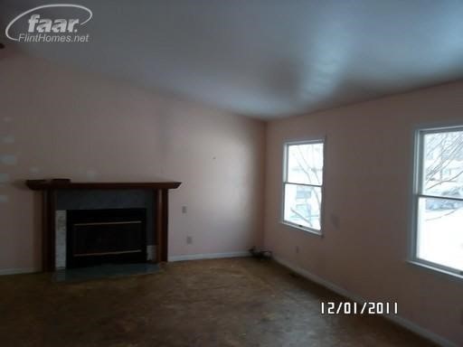 945 State Road Fenton, MI 48430 - Photo 3 of 9 20166490-2.JPG