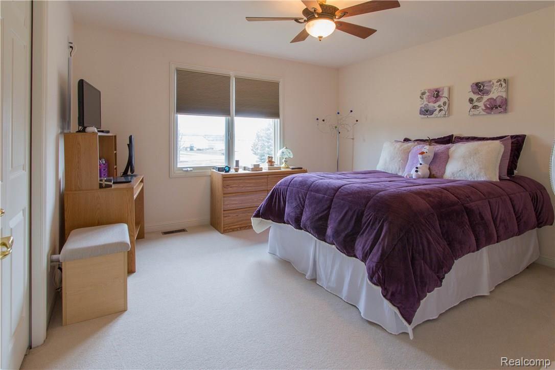 48474 Gladstone Road Canton, MI 48188 - Photo 8 of 14 IMG_13.jpg