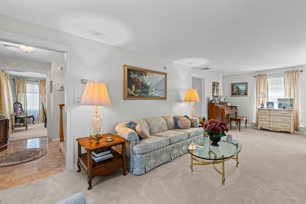 48 Day Hill Road Framingham, MA 01702 - Photo 6 of 37 Gallery Image 6