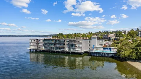 $1,000,000 | 515 Lake Street South, Unit 205, Kirkland, WA 98033
