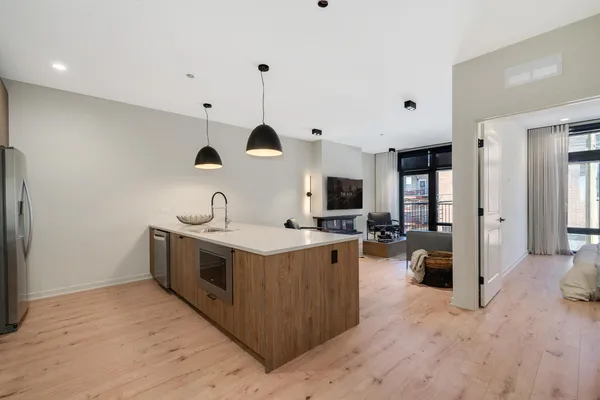 $4,350 | 1257 North Ashland Avenue, Unit 205, Chicago, IL 60622