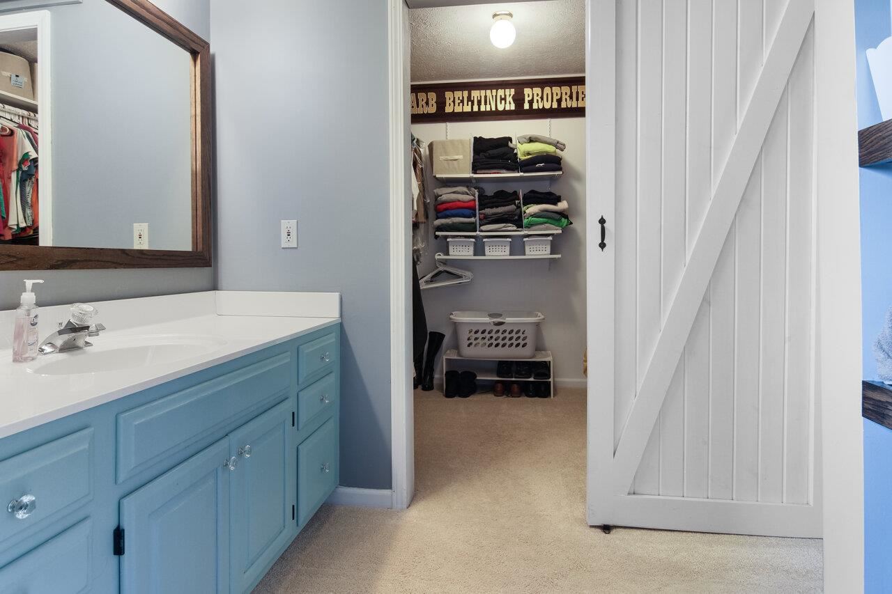 4215 Summerhill Road Traverse City, MI 49684 - Photo 28 of 47 1888593-27.JPG