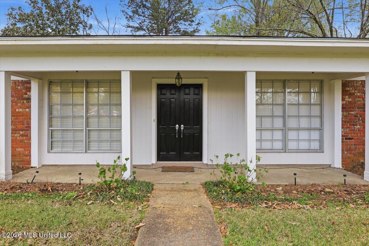 1110 Post Road Clinton, MS 39056 - Photo 4 of 29 05-1110 Post Rd _ Home Tours MS