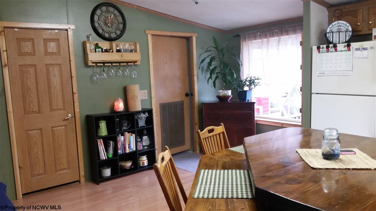 297 Holbert Road Fairmont, WV 26554 - Photo 4 of 20 Gallery Image 4