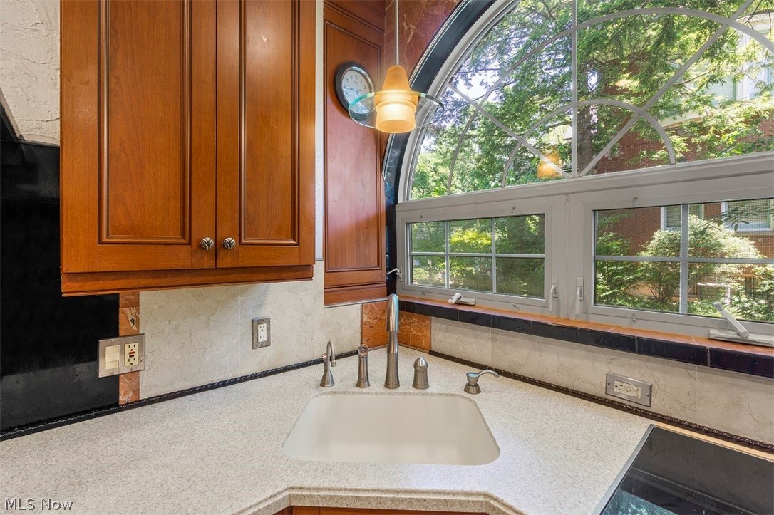 2633 East Overlook Road Cleveland, OH 44106 - Photo 13 of 35 Gallery Image 13